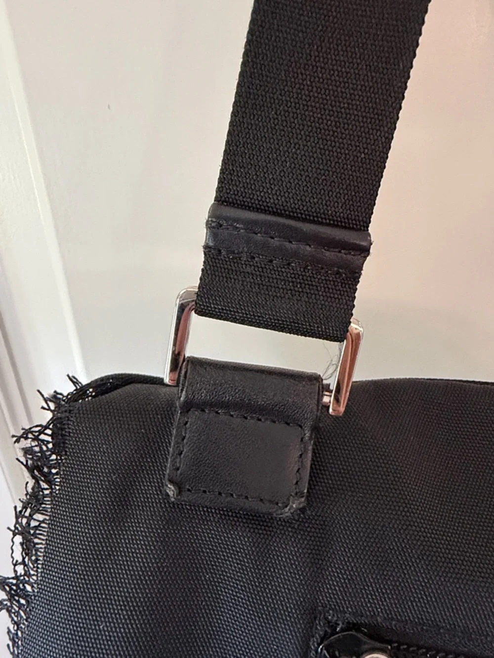 Authentic Gucci Nylon/Leather Messenger Shoulder Bag•Black•DAMAGED•See photos