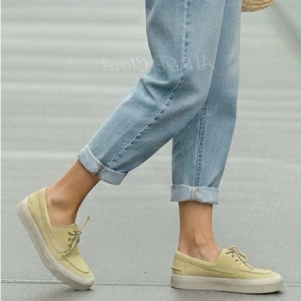 Sperry Candy Boat WM-745 Women’s Sneakers Light Yellow Size 10 New With Box