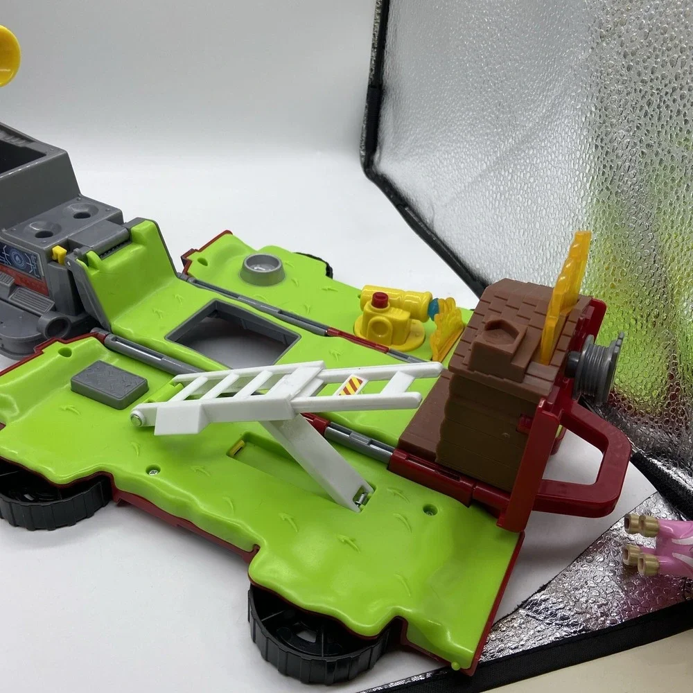 Paw Patrol Marshall Transforming Fire Truck Vehicle with Marshall Figure Red 03
