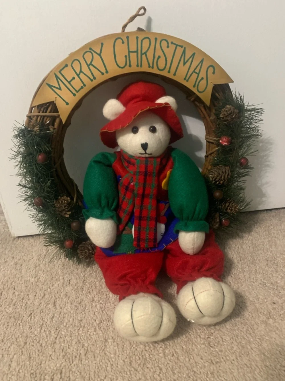 Festive Teddy Bear Christmas Wreath Decoration - Red & Green