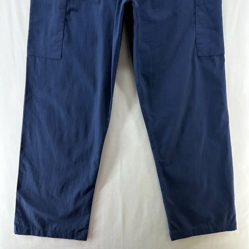 Landau scrub cargo
