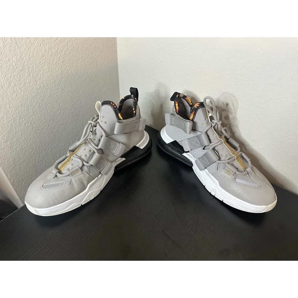 Nike air size grey