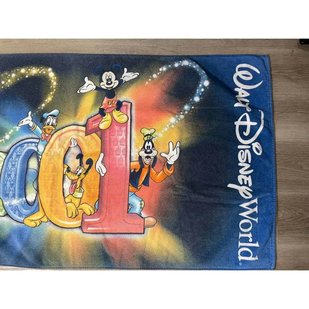 Vintage Walt Disney World 2001 Beach Towel Mickey Donald‎ Goofy Pluto
