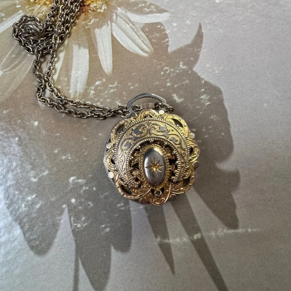 Lucerne vintage pendant