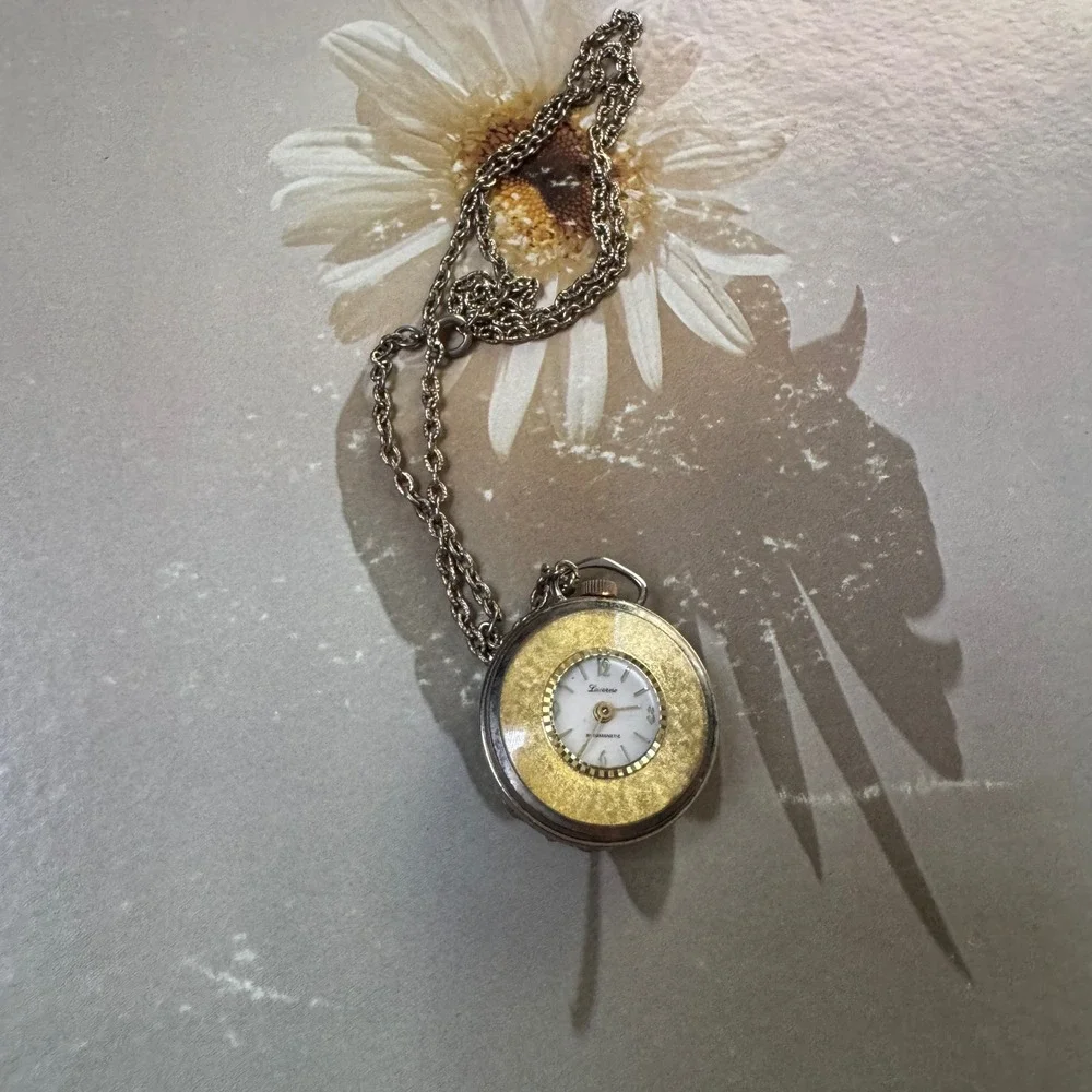 Lucerne vintage pendant