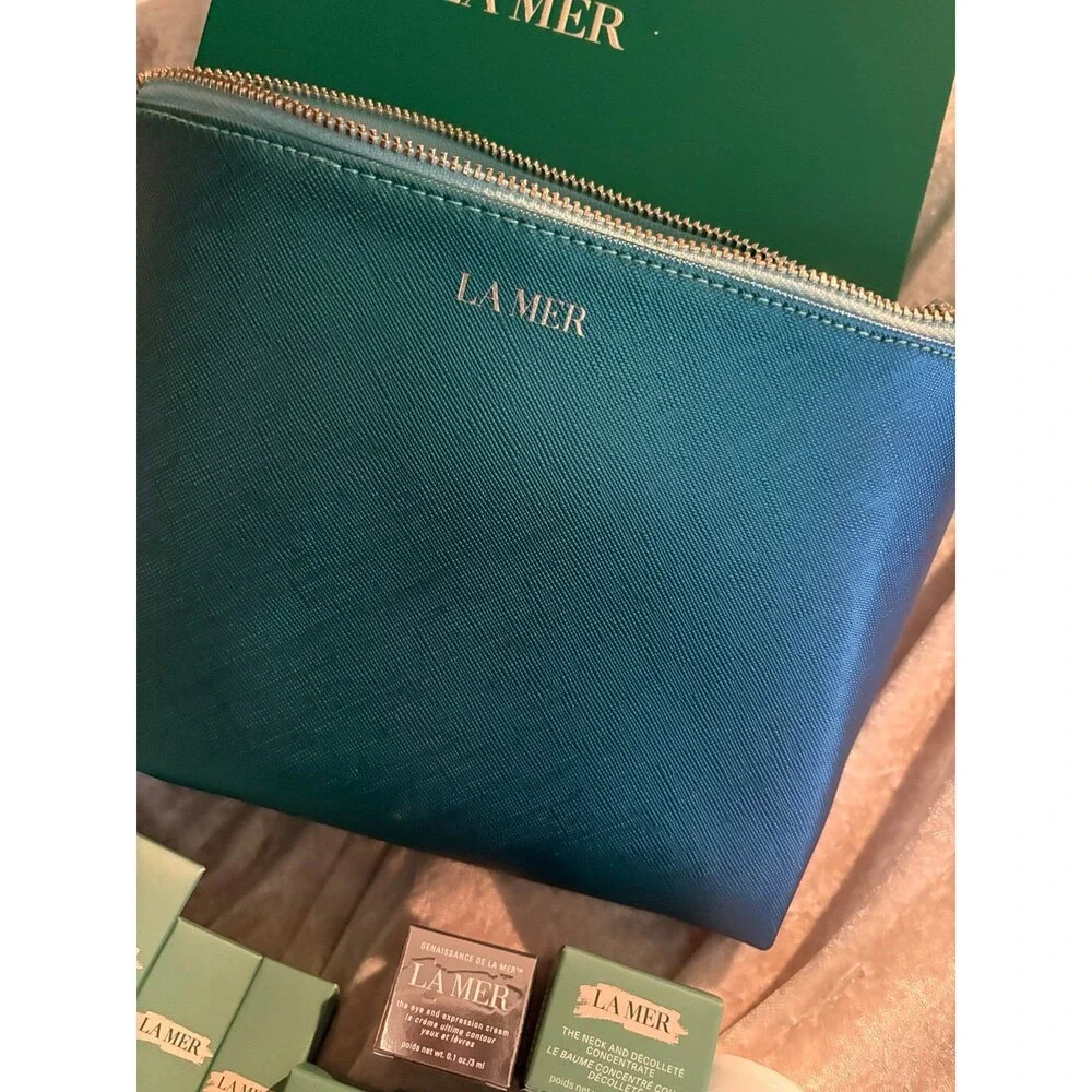 La Mer skincare set of 11 plus bag plus box