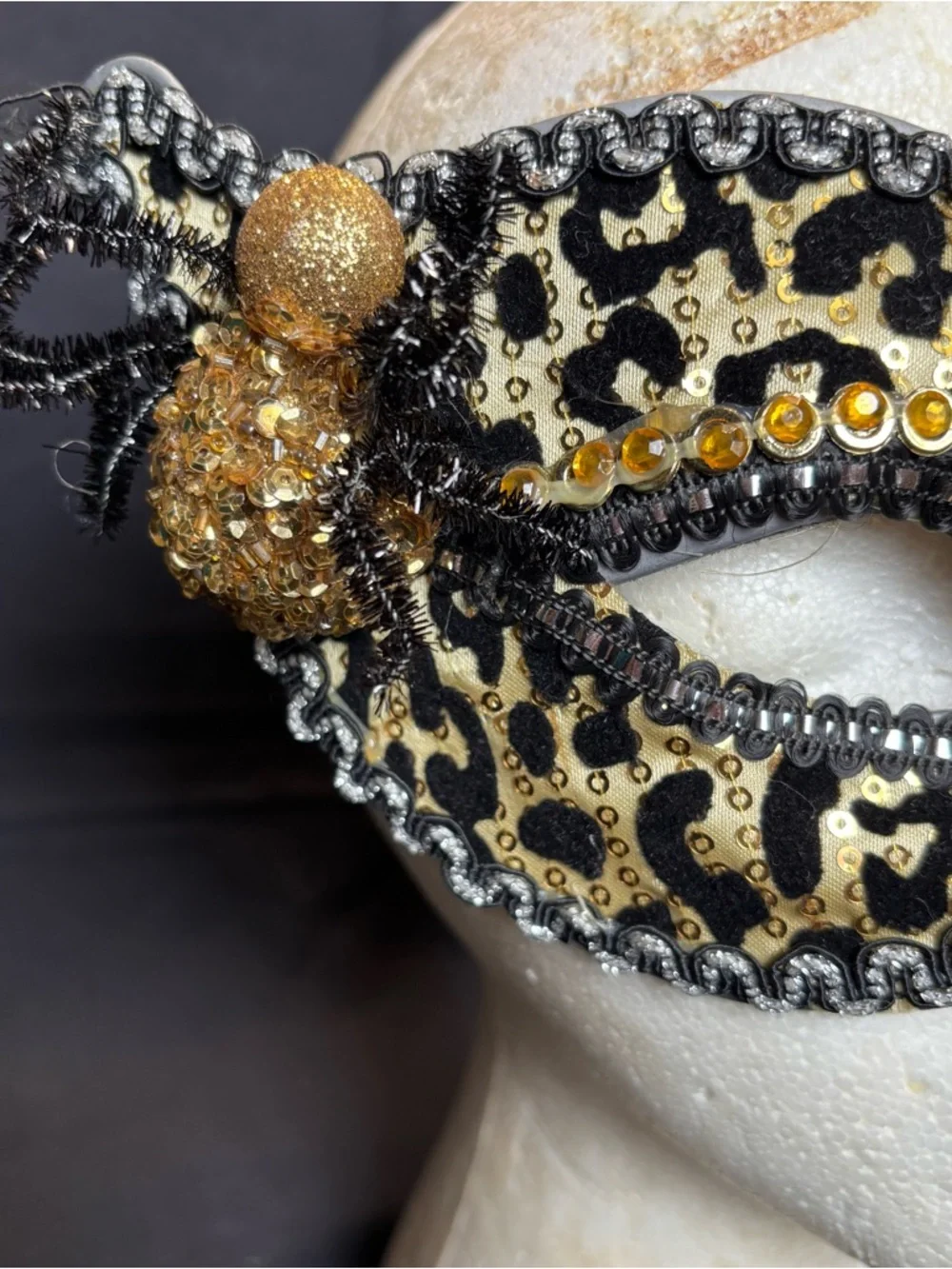 N/A elegant leopard