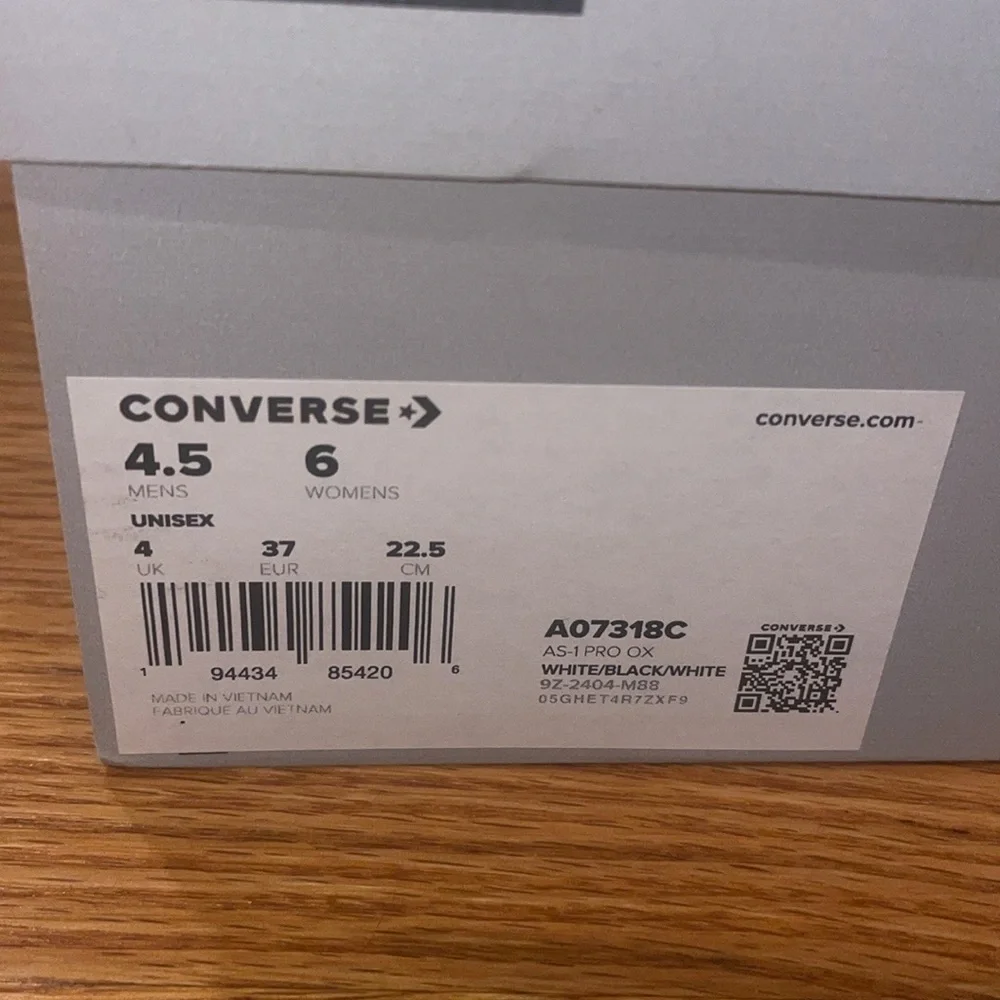 New in box white and black converse