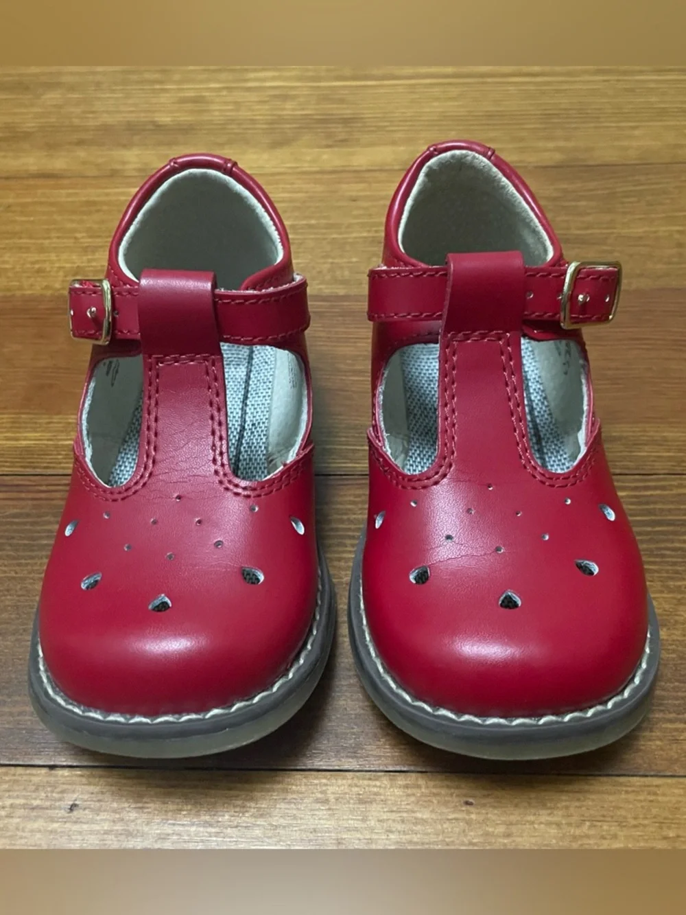 FootMates Harper Apple Red T-Strap Mary Jane Leather Shoes Size 6