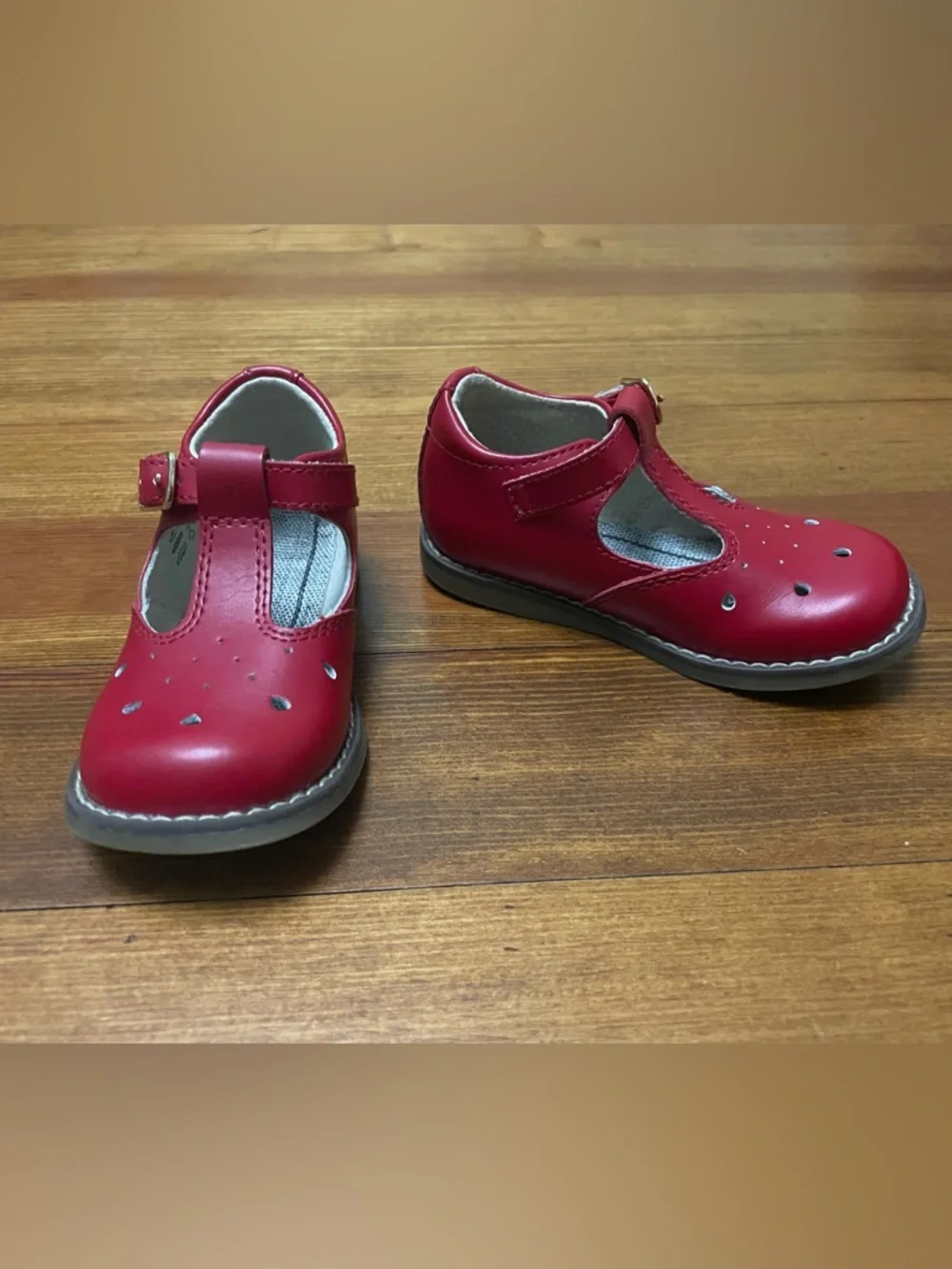 FootMates Harper Apple Red T-Strap Mary Jane Leather Shoes Size 6