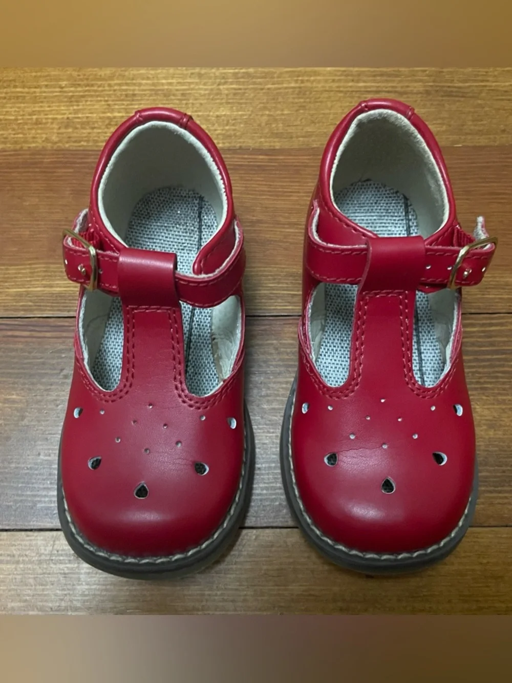 FootMates Harper Apple Red T-Strap Mary Jane Leather Shoes Size 6