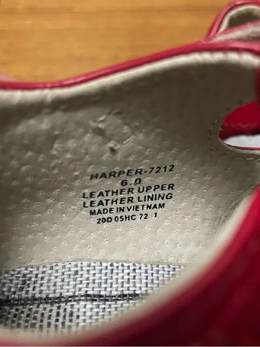 FootMates Harper Apple Red T-Strap Mary Jane Leather Shoes Size 6