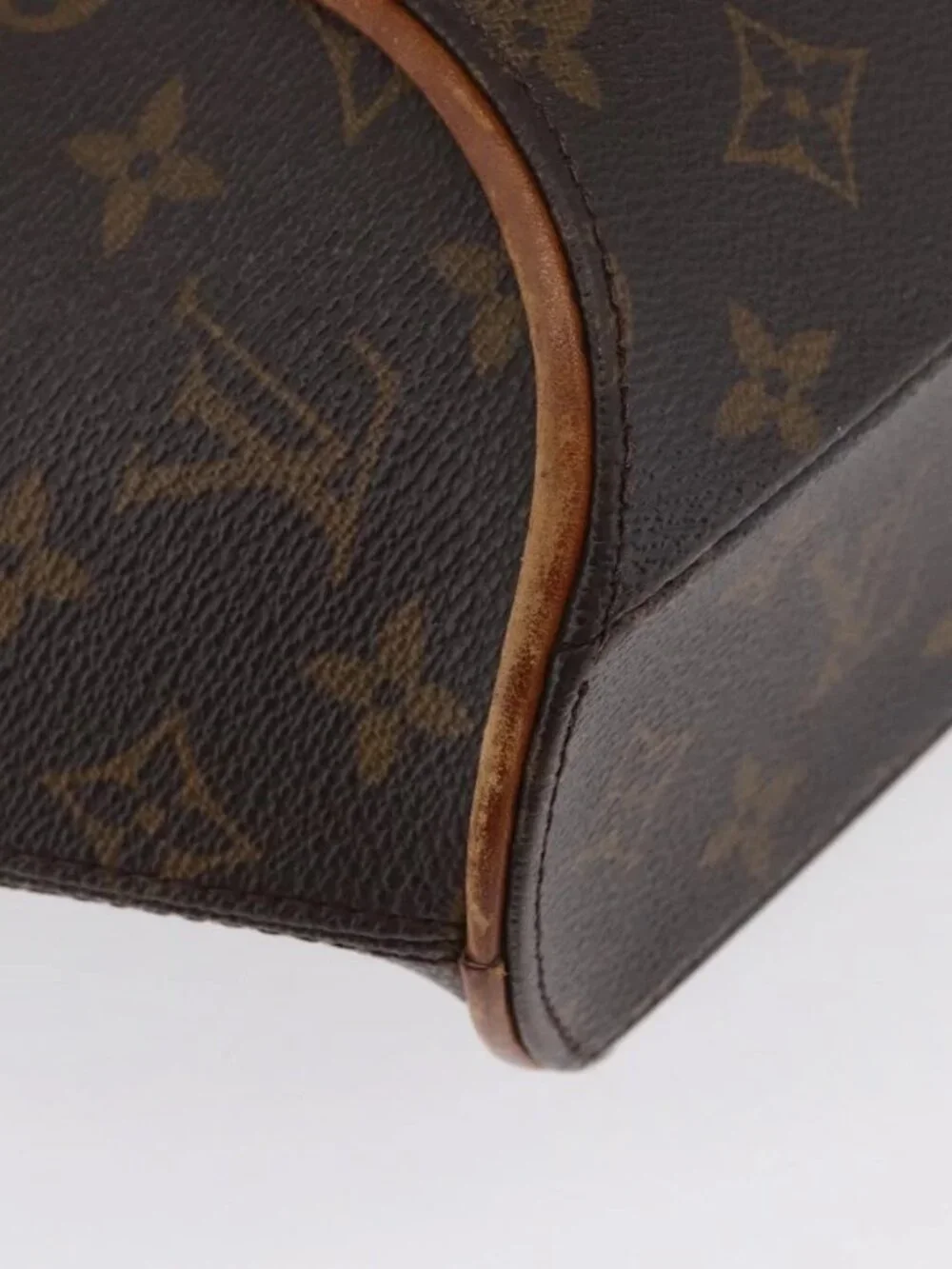 LOUIS VUITTON Monogram Ellipse MM Hand Bag