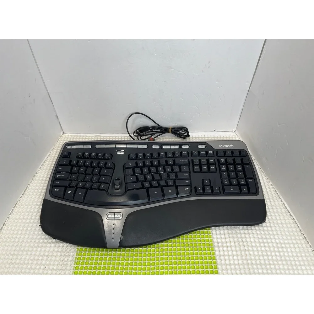 Microsoft Natural Ergonomic Keyboard 4000 v1.0 Working Has faded letters