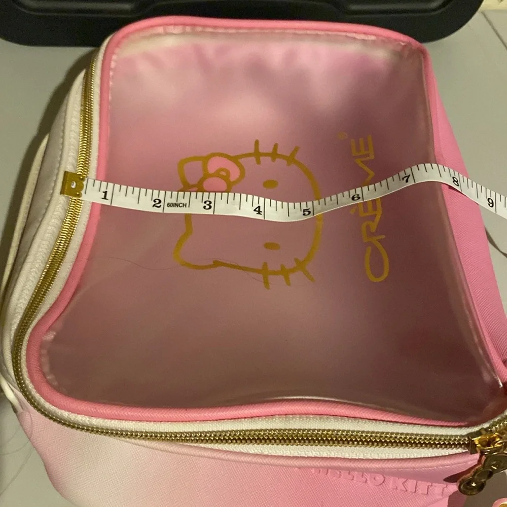 ***NWT*** HELLO KITTY BEAUTY TRAVEL‎ CASE