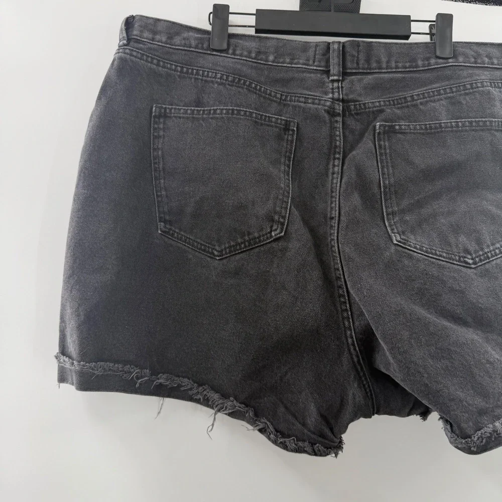 ASOS DESIGN Curve Womens High Waisted Denim Shorts Washed Black Raw Hem Size 18