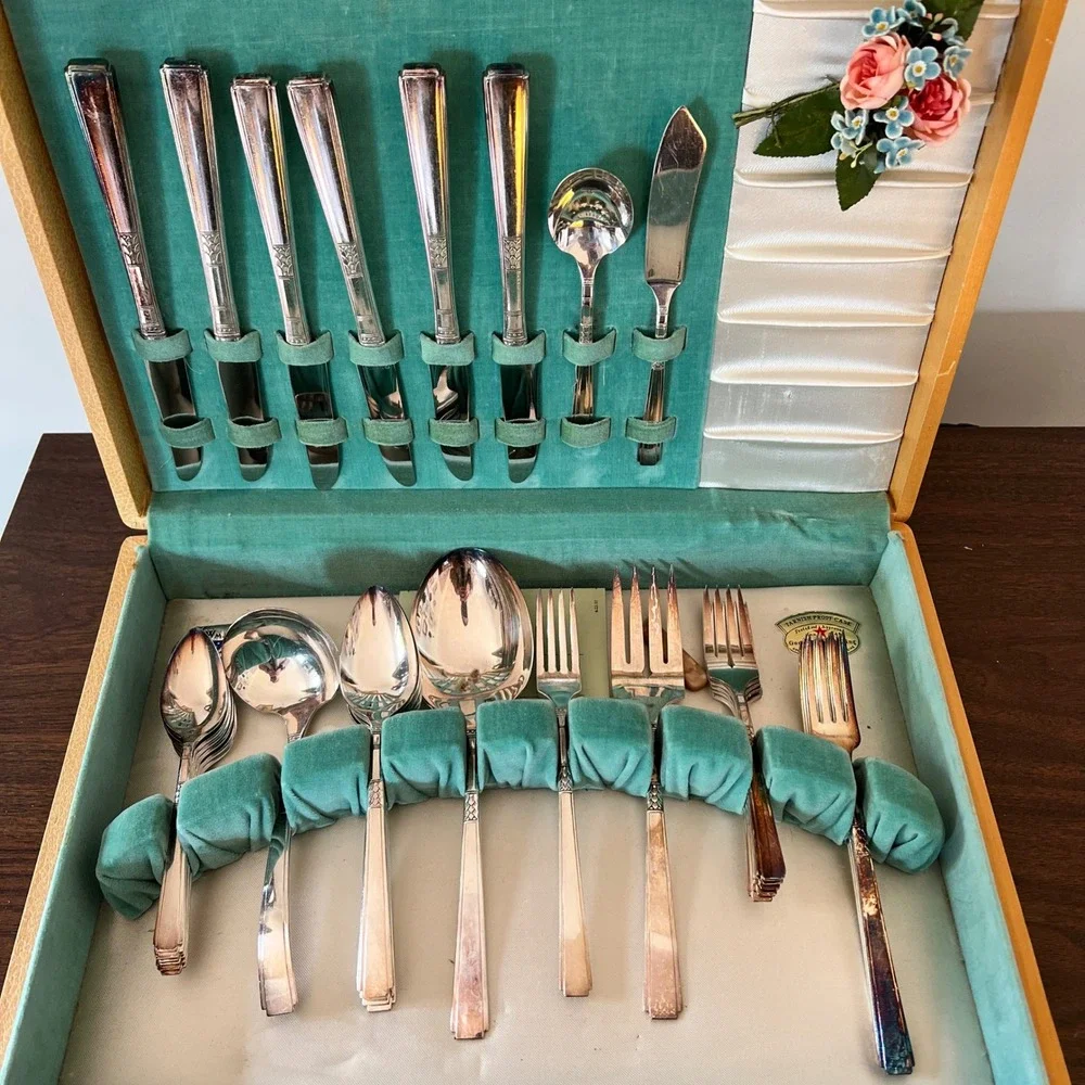 Vintage Community Plate Coronation Silverplate Flatware Set with Case 50+ Pc