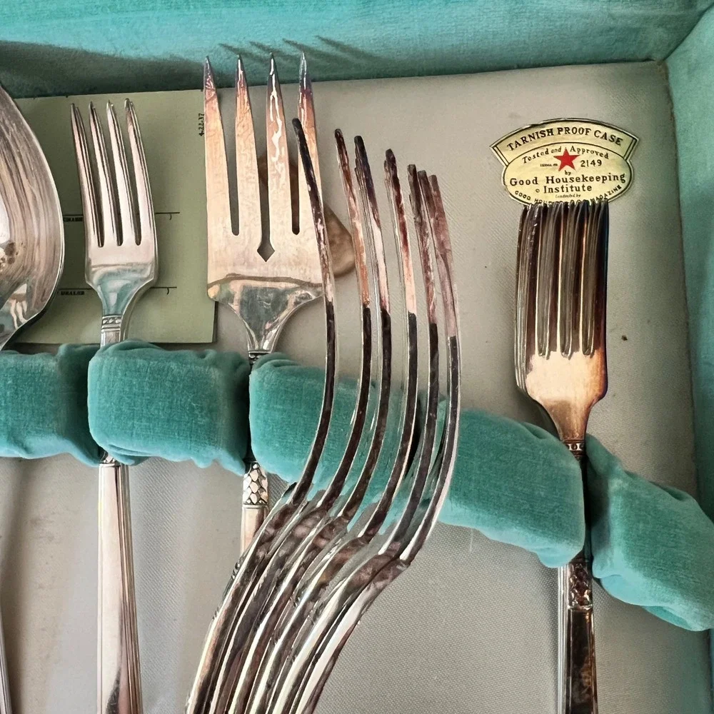 Vintage Community Plate Coronation Silverplate Flatware Set with Case 50+ Pc