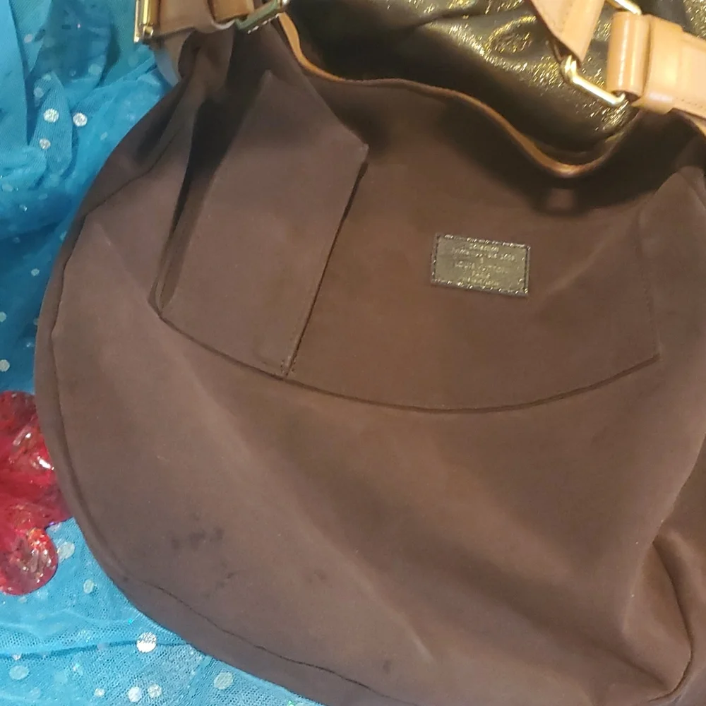 Louis Vuitton vi1079 louis date