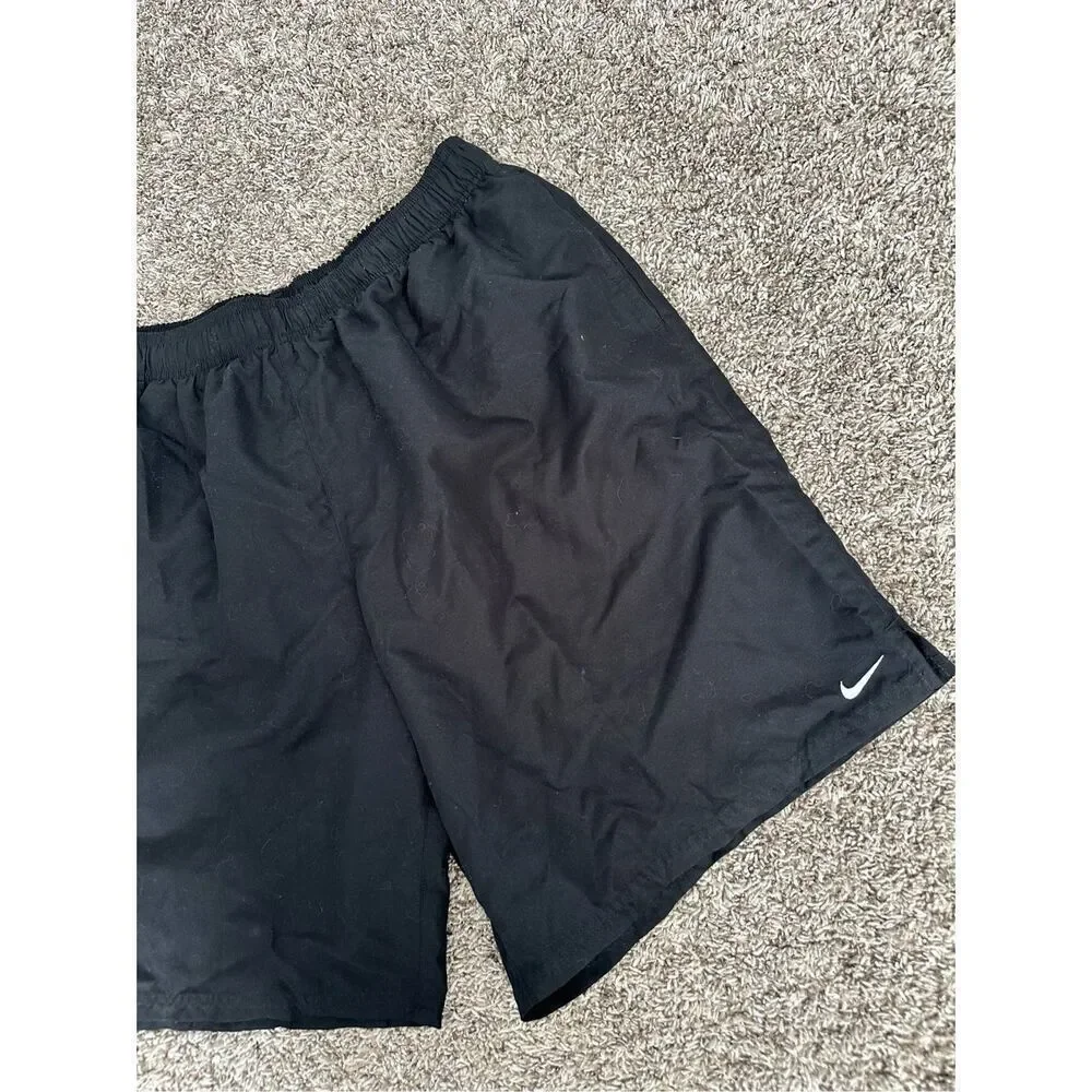 Nike solid essential