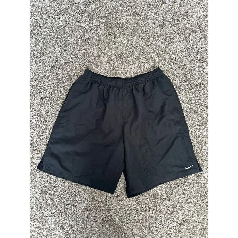 Nike solid essential