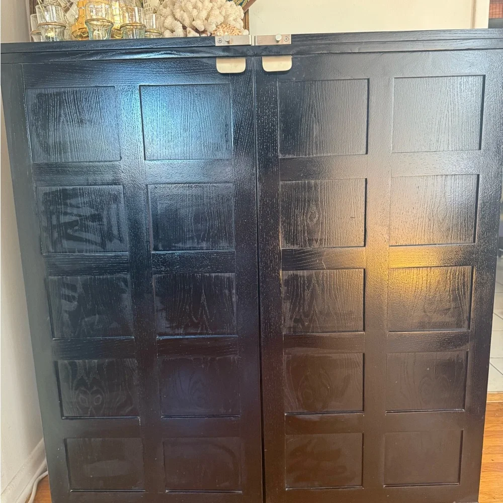 Crate&Barrel offers discontinued