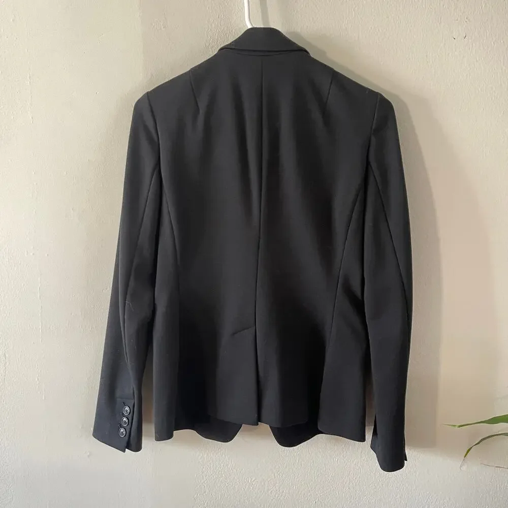 Banana Republic details brand