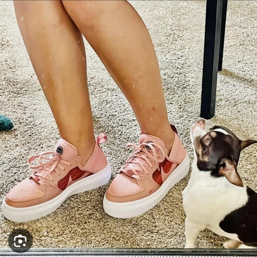 Nike Women's Coral Sneakers