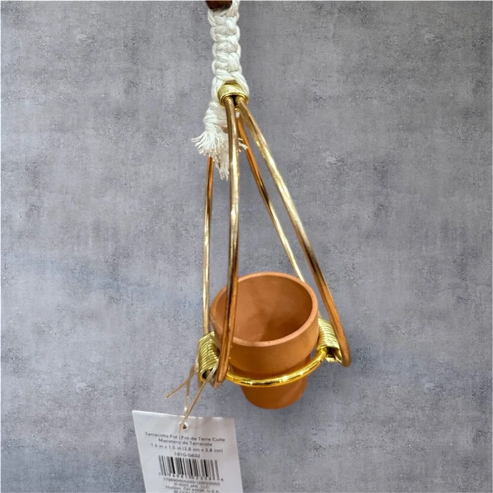 N/A tiny hanging