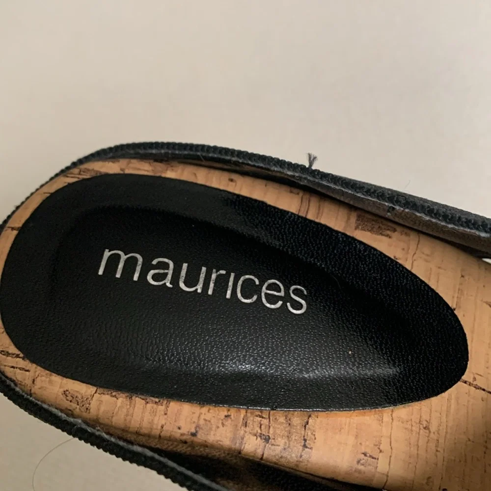 Maurices excellent barely