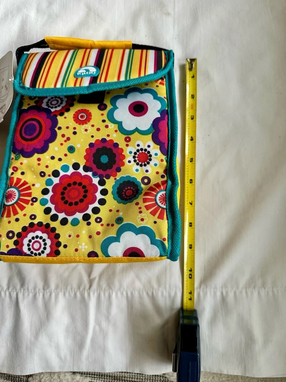 Igloo bright floral