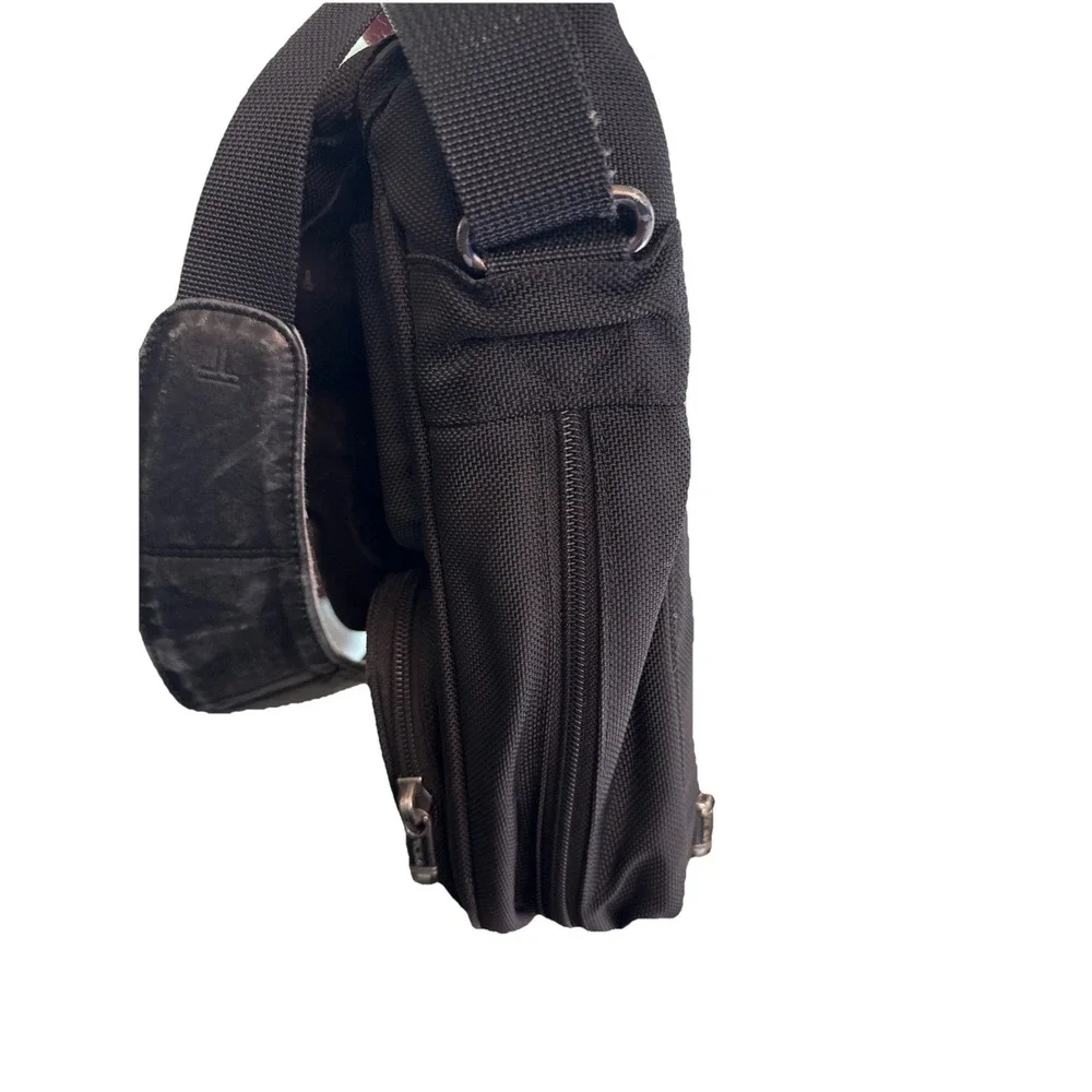 Tumi Shoulder Bag 26175D4 Black Cut Out Flap Messenger Alpha Bag Expandable