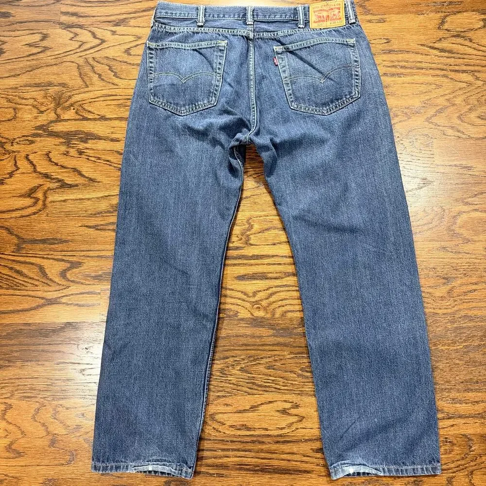 Levis essential levi