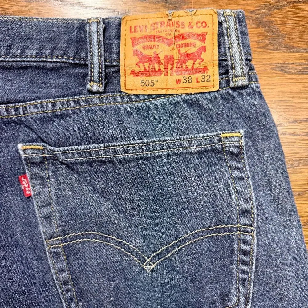 Levis essential levi