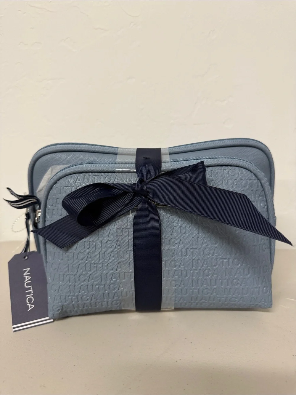 Nautica compact cosmetic