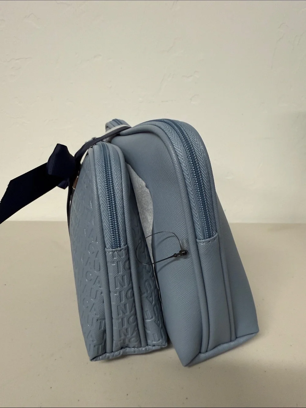 Nautica compact cosmetic