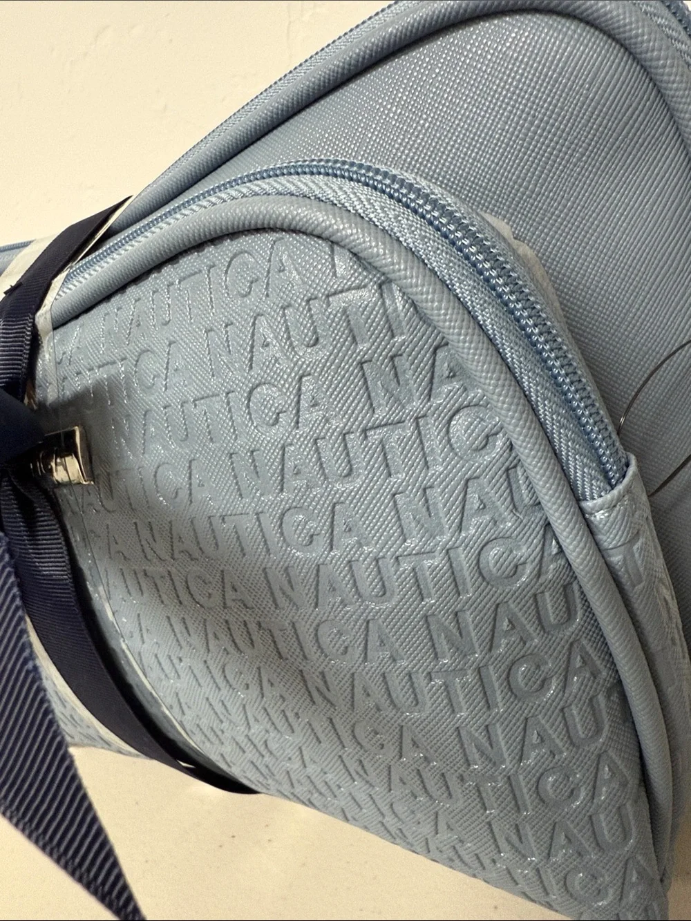 Nautica compact cosmetic