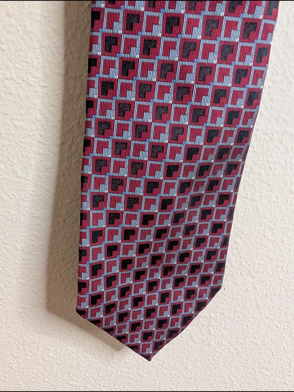 Jones New York Burgundy Geometric Woven Tie