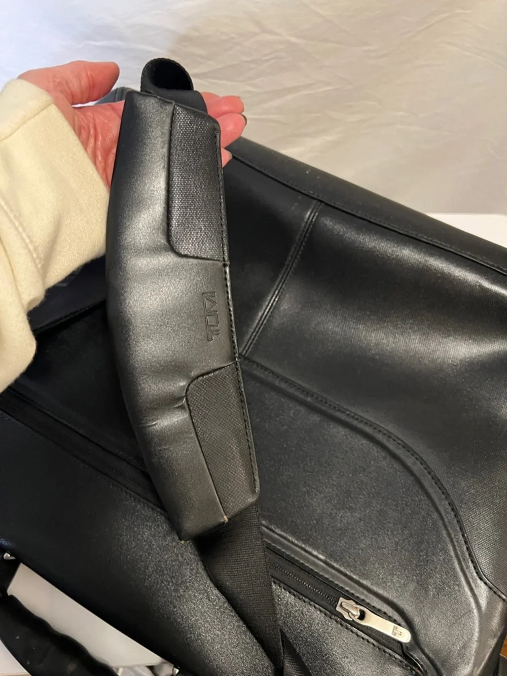 Tumi Formula T Leather Laptop Briefcase Black 2952D Silver Hardware