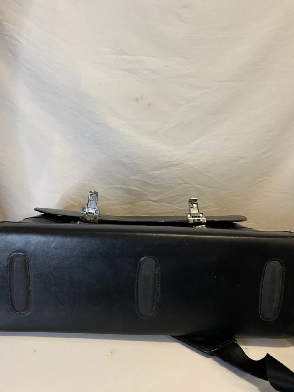Tumi Formula T Leather Laptop Briefcase Black 2952D Silver Hardware
