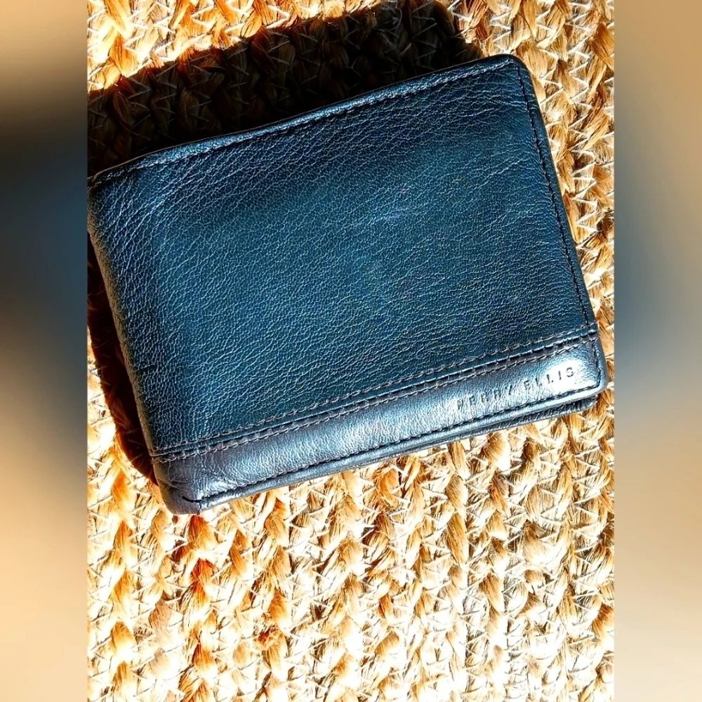 Perry Ellis Wallet
