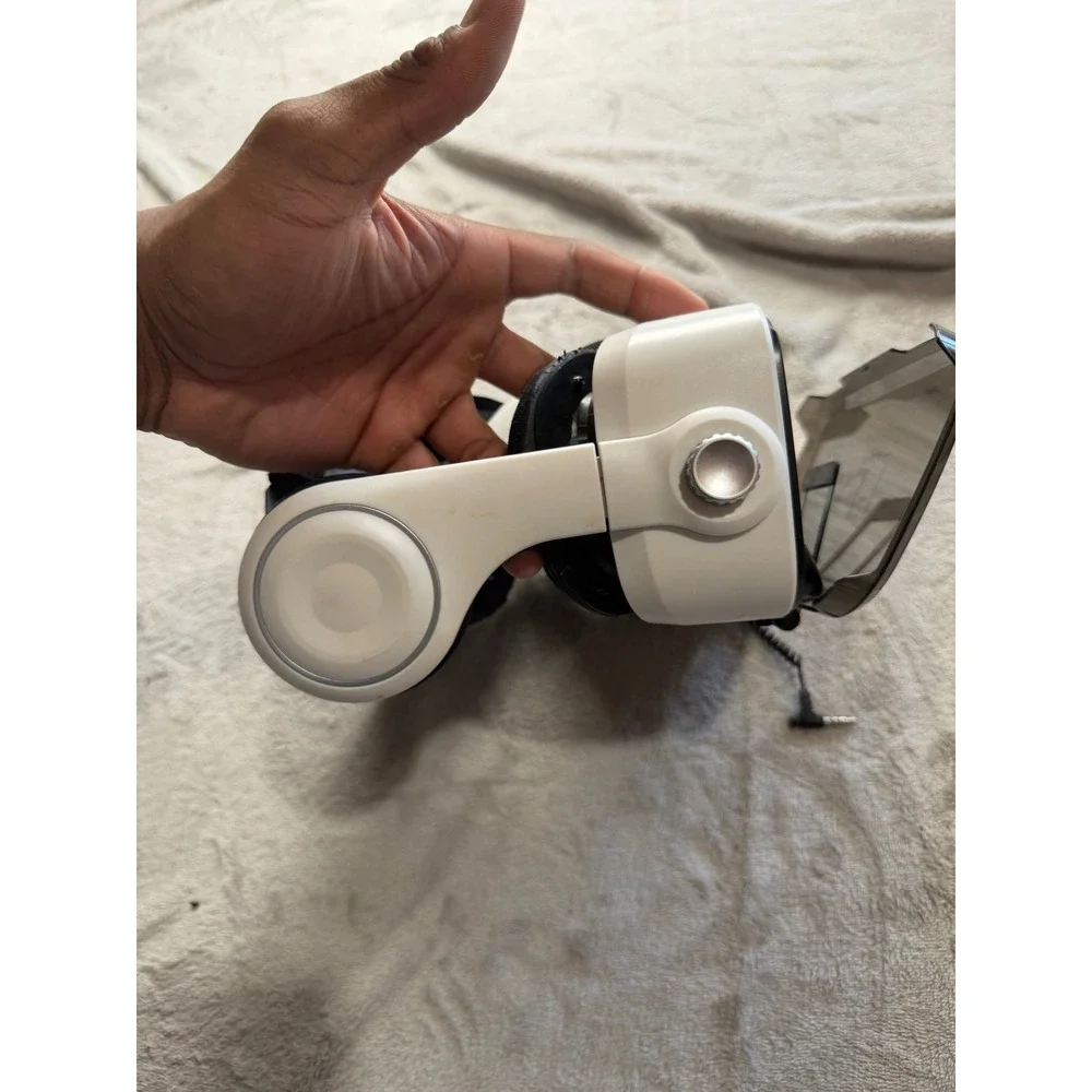 Hype I-FX Virtual Reality VR Headset‎ for Smartphones with Built-in Headphones