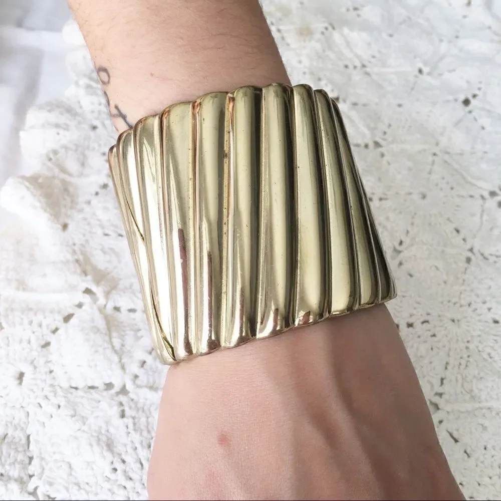 N/A goldtone ribbed