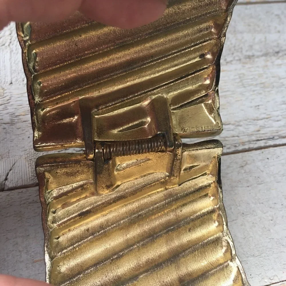 N/A goldtone ribbed