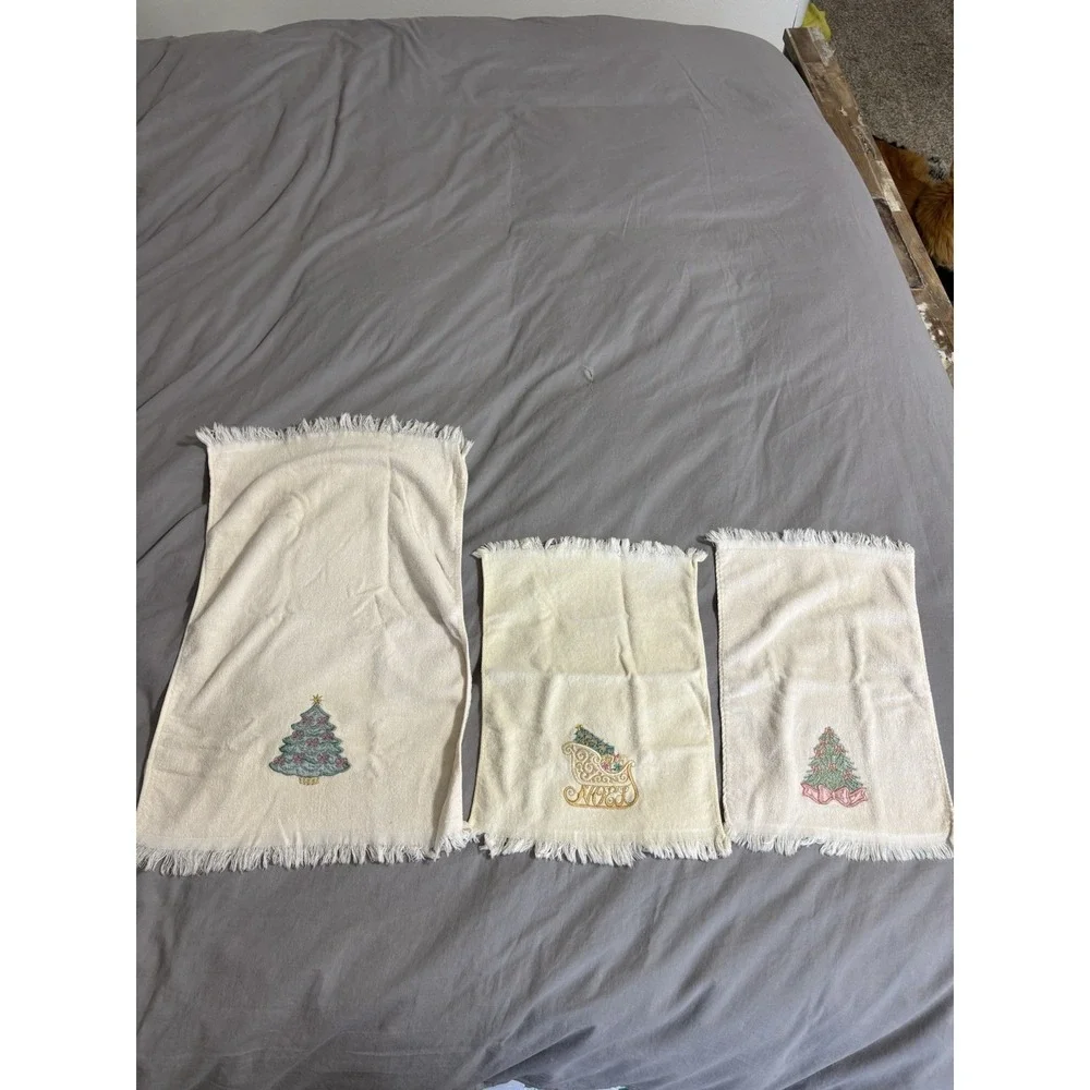 Vintage Christmas Towel Set 3 Pieces Ivory Appliqués Santa Sled Christmas Tree