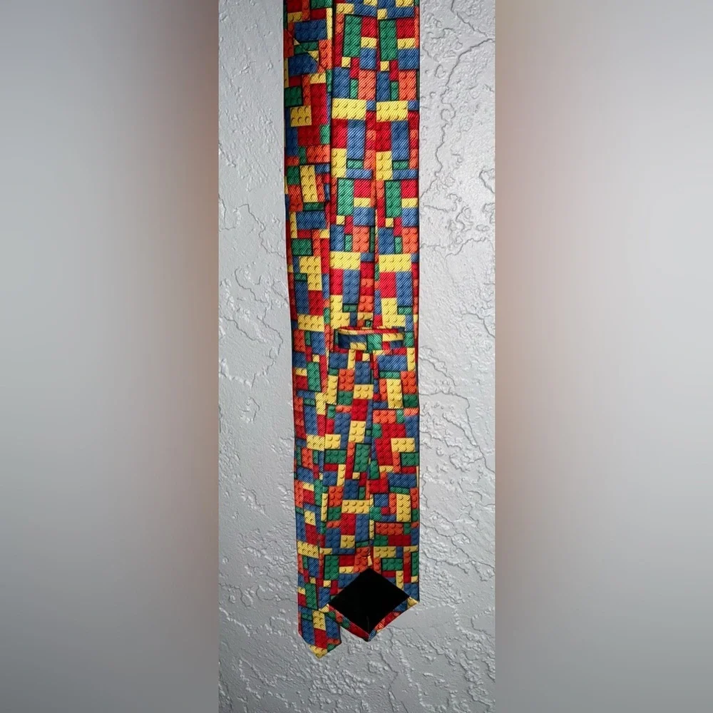 N/A vibrant tie
