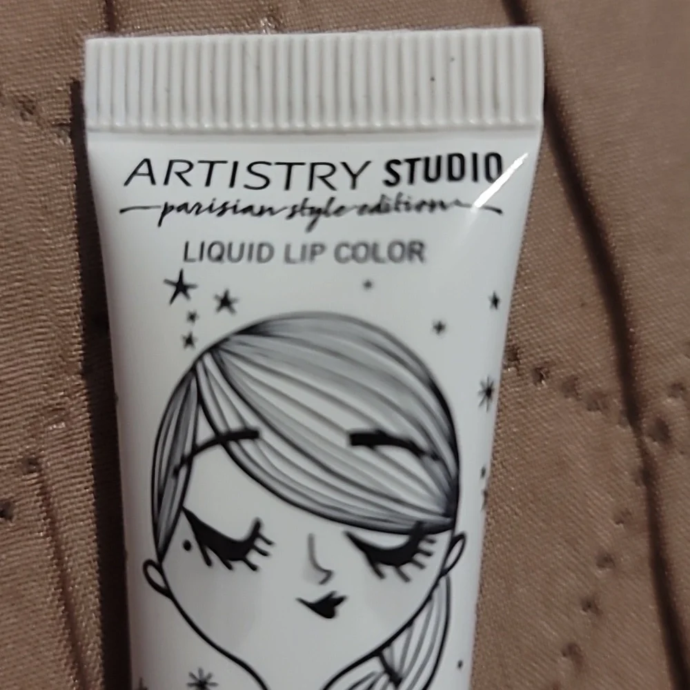 artistry Studio chic new