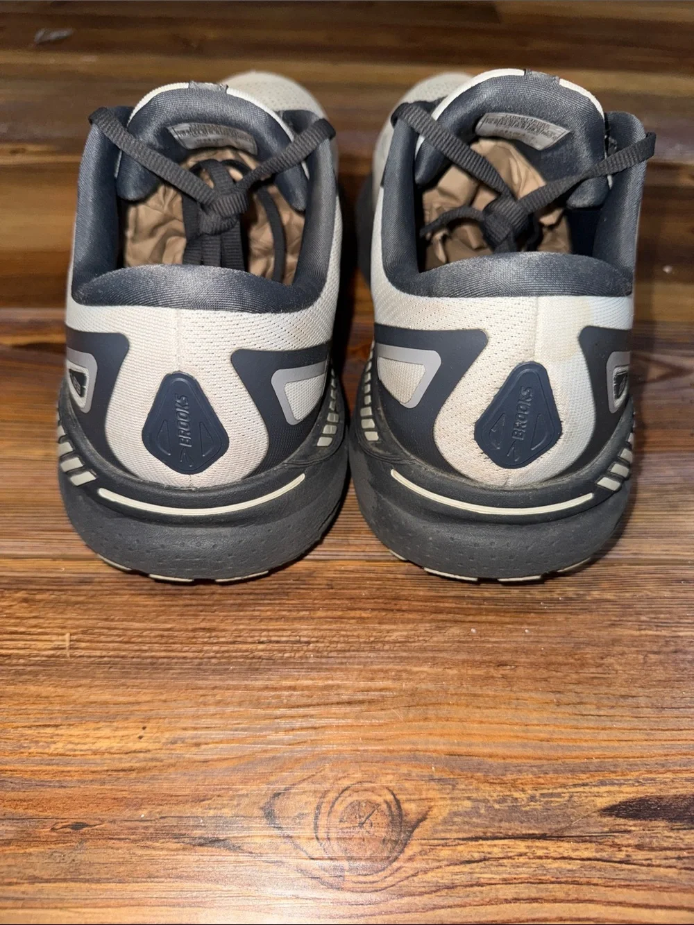 Brooks Adrenaline GTS 23 4E Extra Wide | Men’s 10.5 | Gray/Charcoal | No Insoles