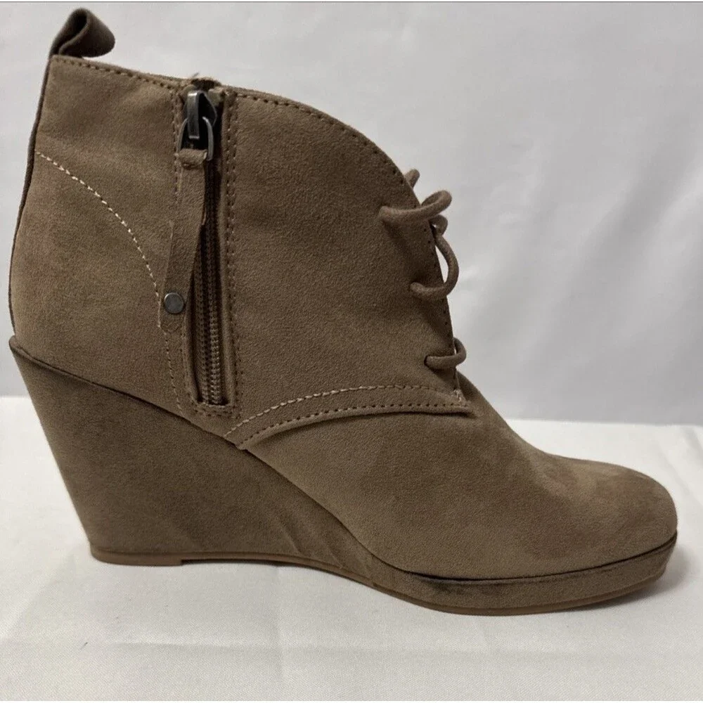 Dolce Vita DV Brown Suede Wedge Ankle Boots Lace Up Side Zip Women 7.5