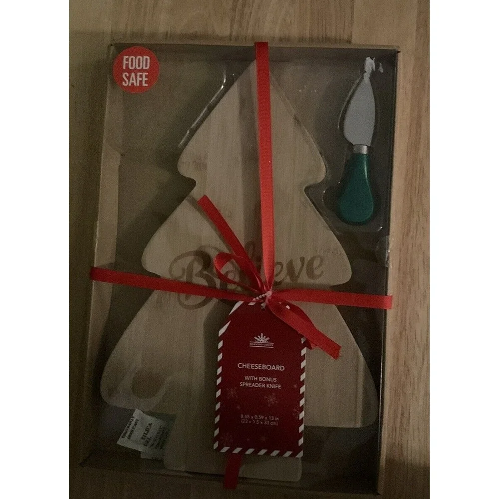 Season's Cheer Cheeseboard With Bonus Spreader Knife, Believe On Tree‎